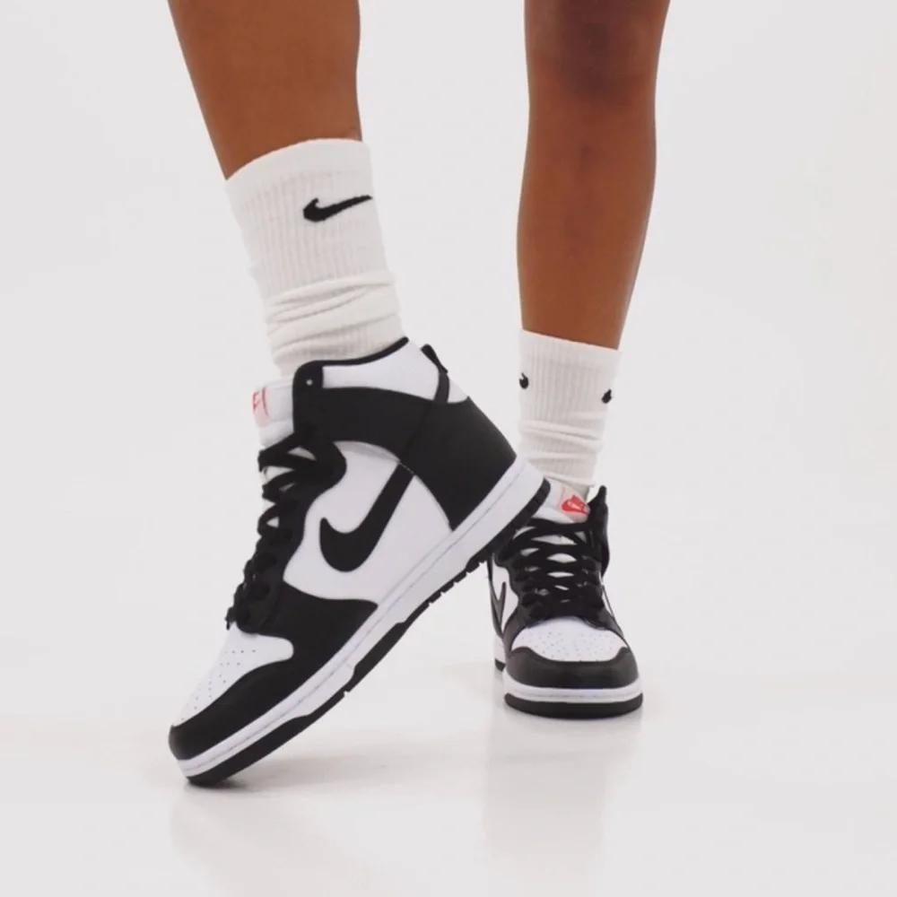 Nike Women’s Dunk High Black and White - Picture 2 of 7